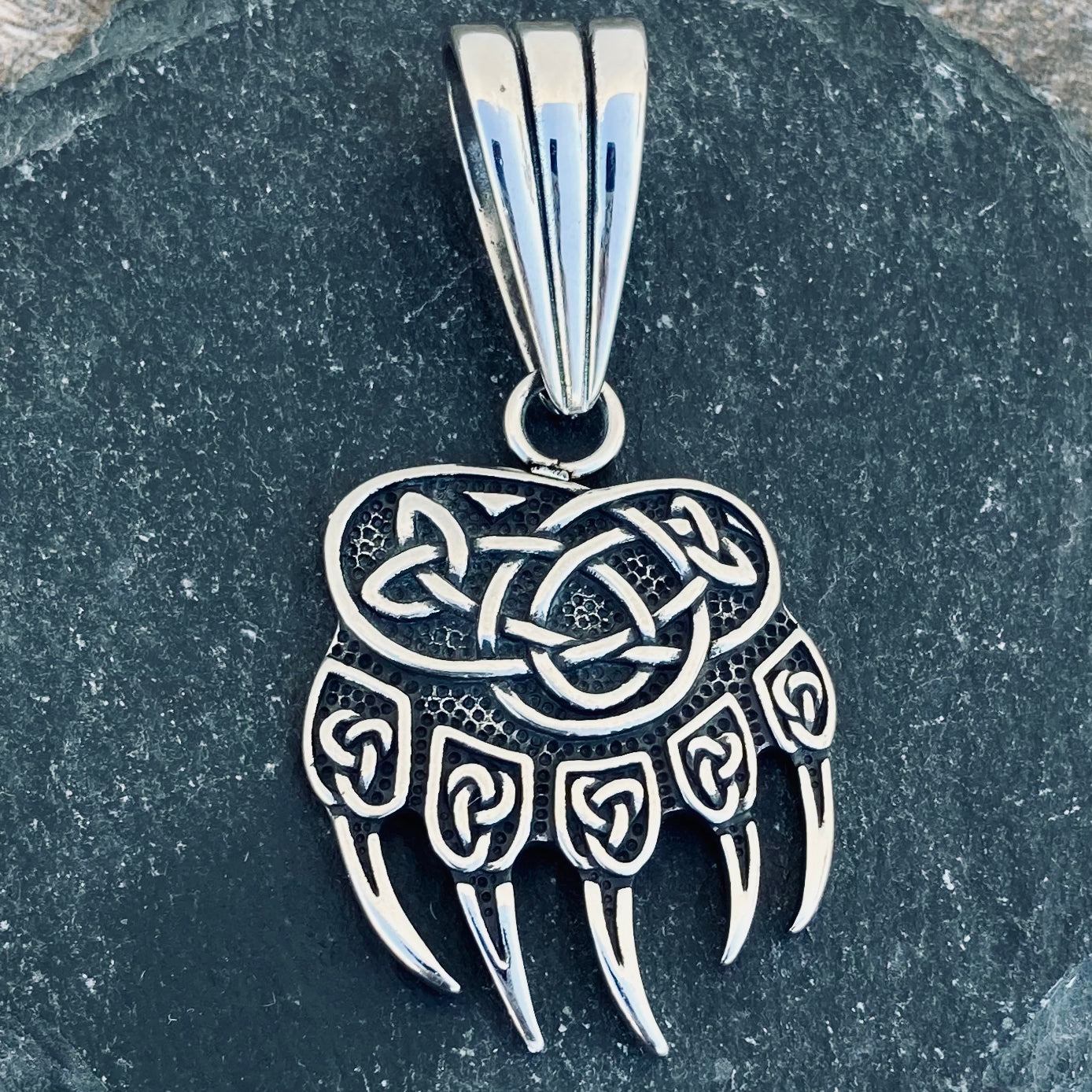 Viking Bear Paw Pendant - Necklace (802)