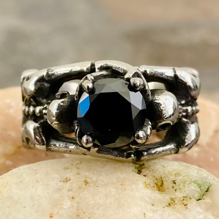 Ladies black ring clearance