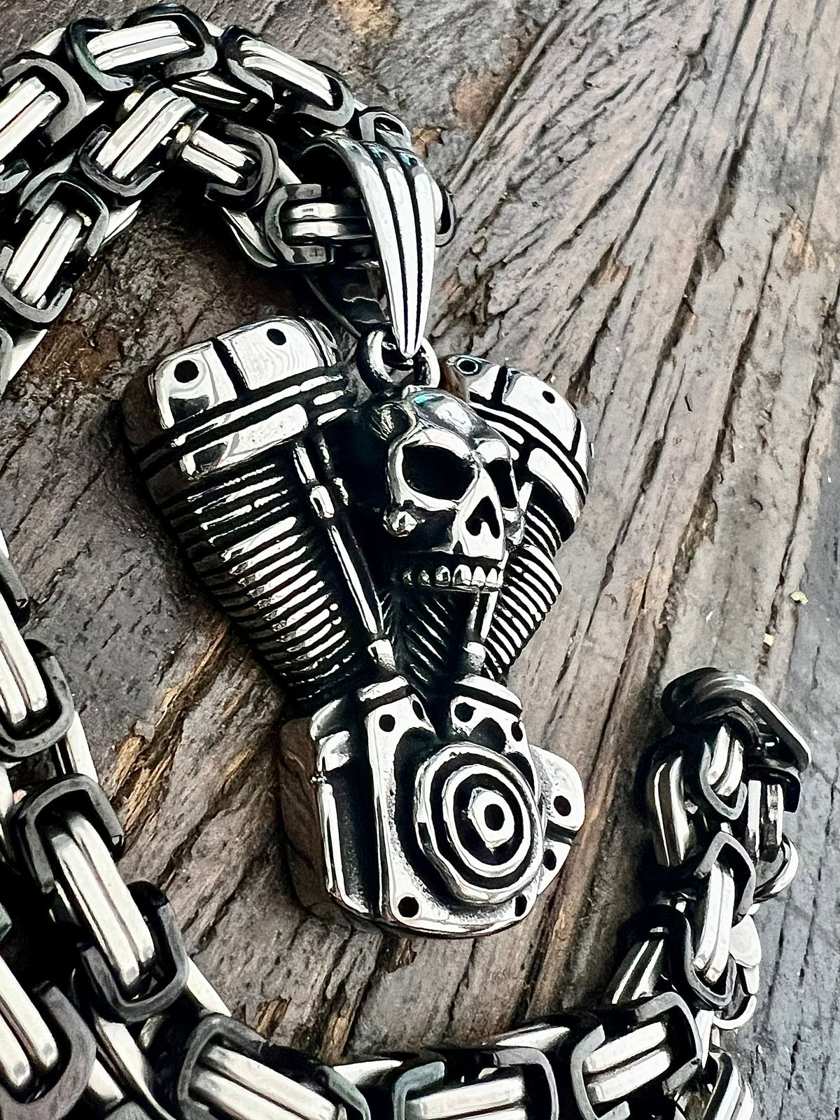 necklace-bone-crusher-v-twin- necklace-bone-crusher-v-twin-