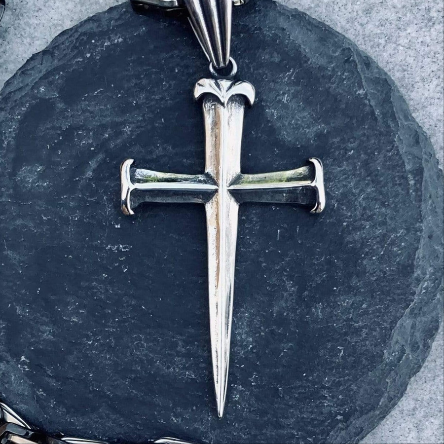 necklace-sanity-s-spike-cross-