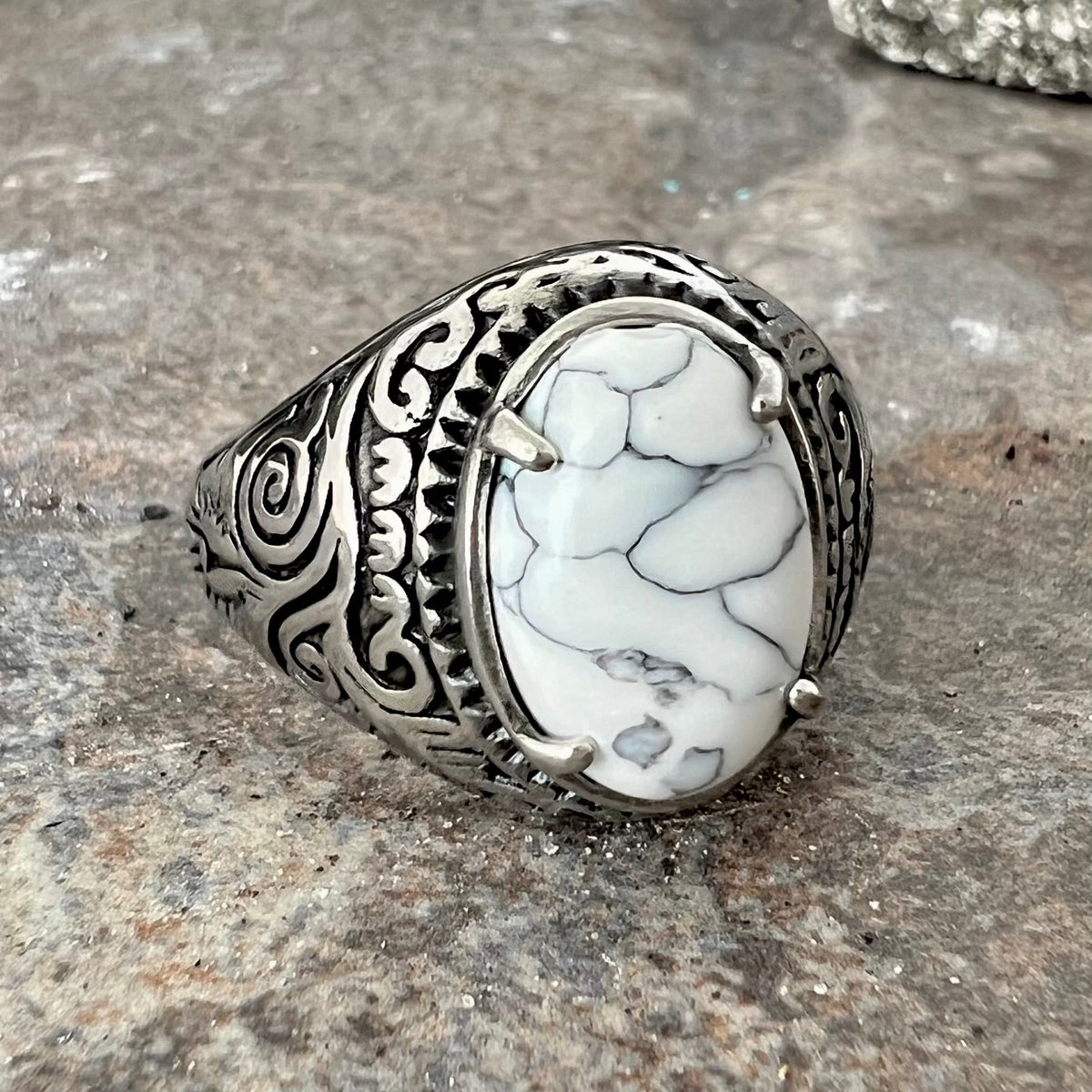 skull-ring-white-stone-new-