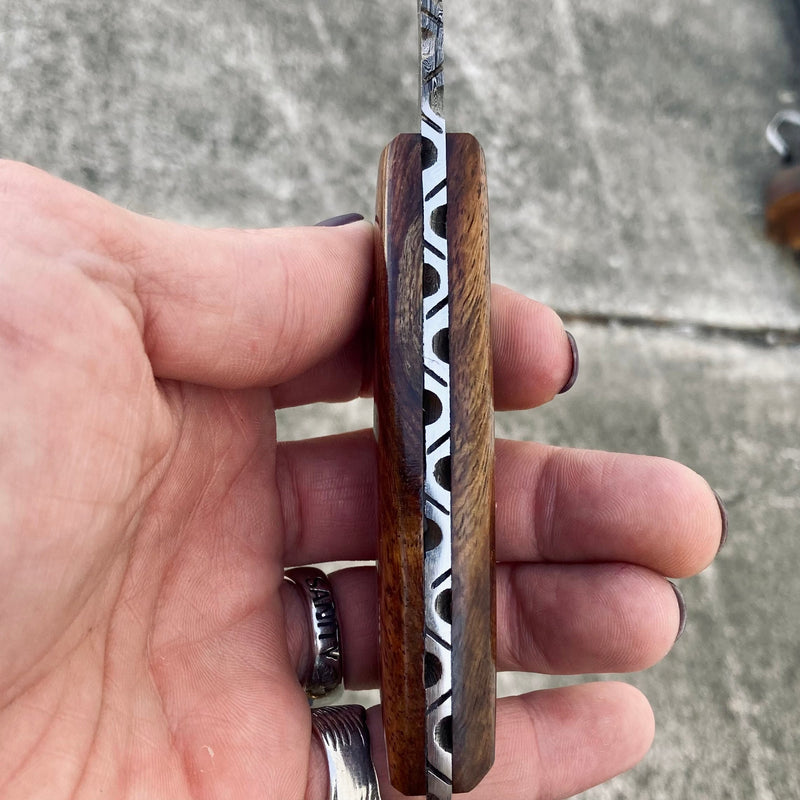 SANITY JEWELRY® Right Handed Holder Bumpy Johnson - Damascus Steel - American Mahogany - 10 inches - BJ01