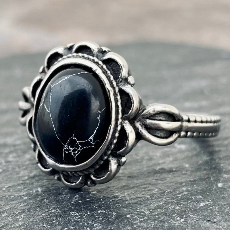 FAMIVES Vintage Black Onyx Engagement Ring for Women Gold Art Deco  Solitaire Wedding Ring Unique Oval Cut Stone Anniversary Jewelry Size 5 |  Amazon.com