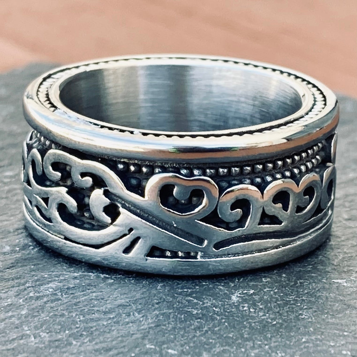 skull-ring-sanity-s-band-